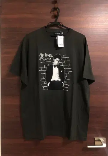 미사용 택 포함 마이클 잭슨 T셔츠 MICHAEL JACKSON 흑먹색