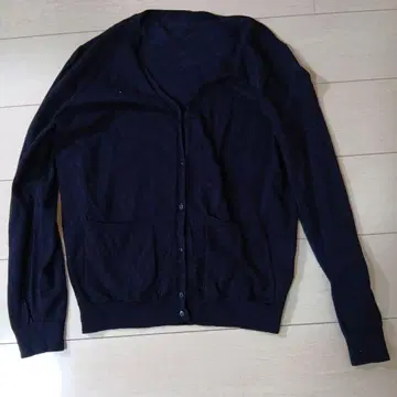 블랙 버튼 가디건