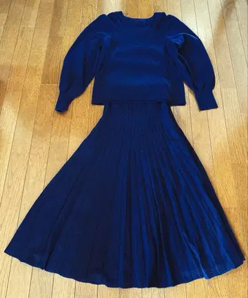 Mila Owen 네이비 스커트 셋업 사이즈 0