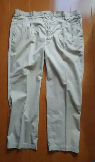 탑밸류 얇은 소재 치노 팬츠 플리츠 포함 투 턱 베이지