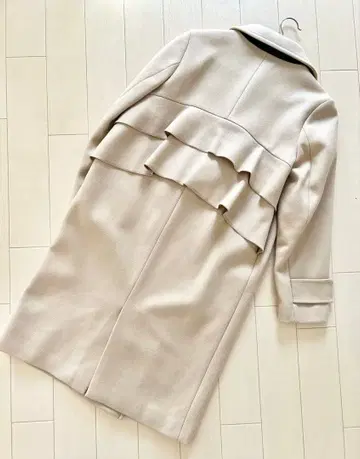 카온 백 티어드 코트