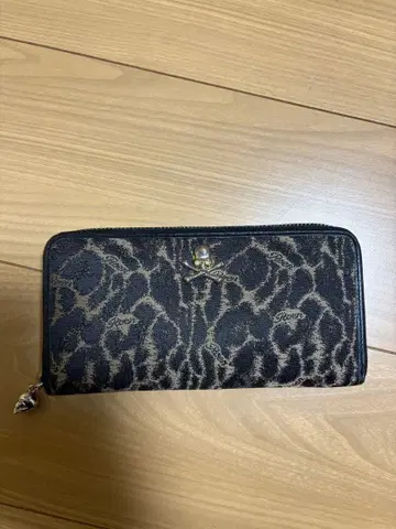 ROEN 레오파드 무늬 장지갑