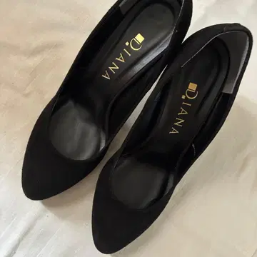 Diana 블랙 하이힐 펌프스