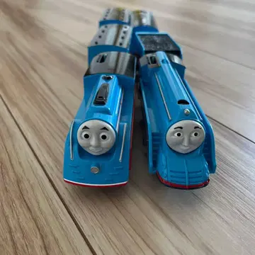 유선형 토마스, 슈팅스타 고든 프라레일