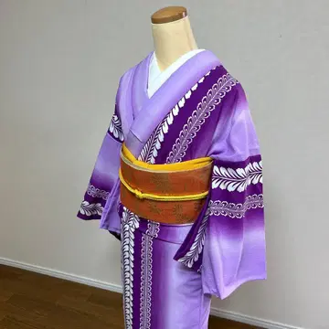 보라색 무대 의상