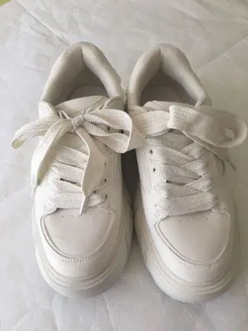 ZARA 통굽 스니커즈 화이트 사이즈 40 26cm