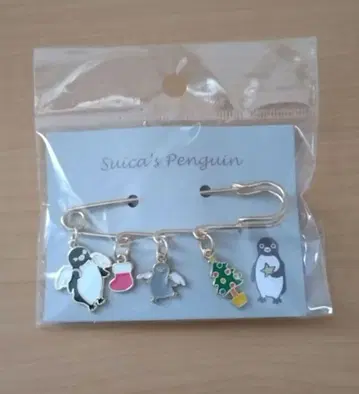 Suica 펭귄 참 브로치