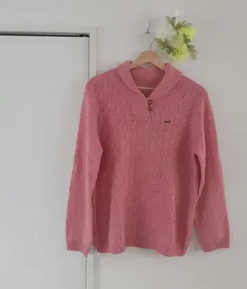 크로커다일 핑크 케이블 짜임 스웨터 싸개 버튼 LL