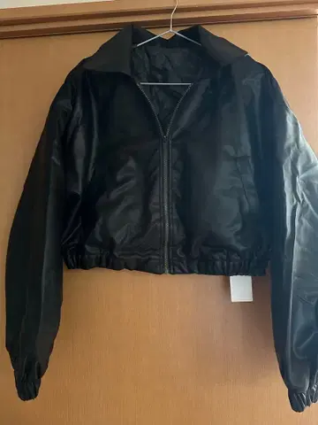 가죽풍 크롭 자켓 블랙