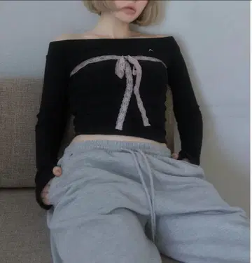 ANDMARY Della 리본 탑 블랙