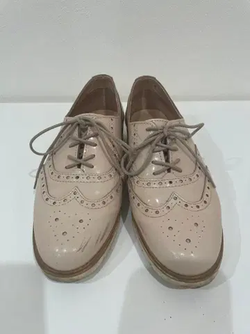 여성용 에나멜 신발