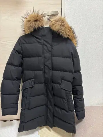 피레넥스 다운 코트