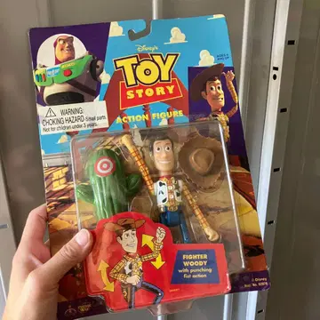 토이 스토리 우디 피규어