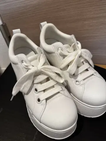 스즈키 아미 스니커즈 L 사이즈