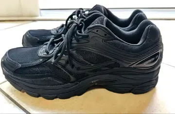 saucony 써코니 프로 그리드 옴니 9 블랙 28cm