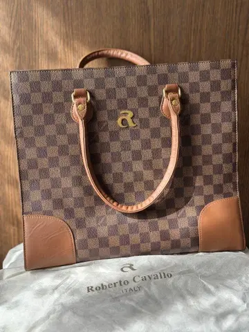 로베르토 카발리 브라운 체크 무늬 핸드백