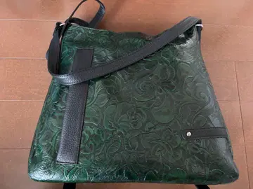 다크 그린 가죽 숄더백