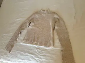 리브 하이넥 니트 베이지 RAY CASSIN