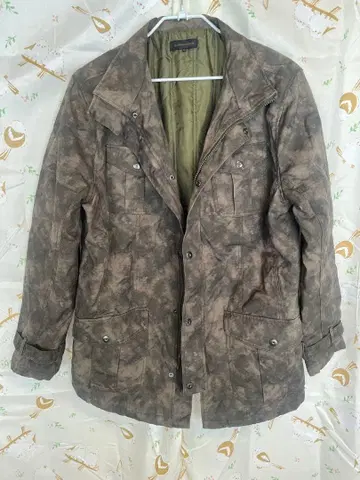 OVERACHIEVER 밀리터리풍 그린 브라운 자켓