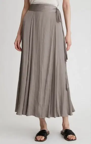 Mila Owen 새틴 맥시 길이 스커트