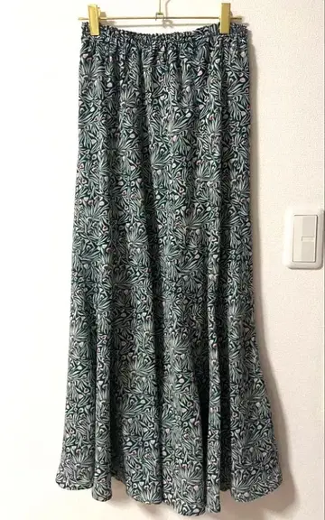 Lily Brown 플레어 스커트 꽃무늬 Green