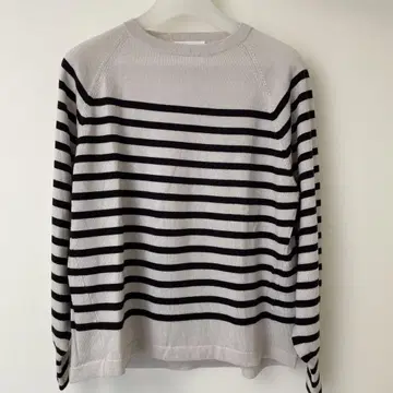 새상품급 human woman 울 보더 스웨터