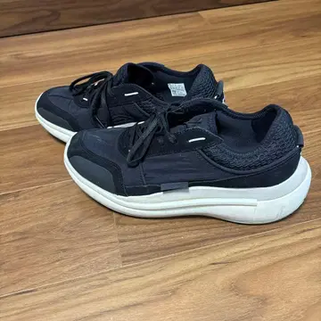 Y-3 블랙 스니커즈