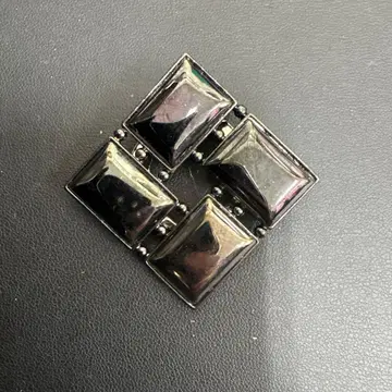 블랙 사각형 디자인 스카프 고정구