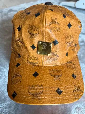MCM 오렌지 가죽 캡 빈티지