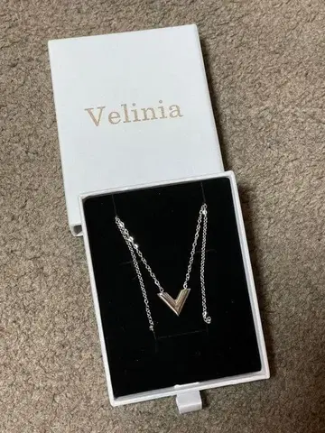 V자 목걸이 골드 V 액세서리 선물 남성용 목걸이
