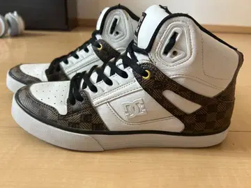 DC 하이컷 스니커즈 화이트/브라운 체크