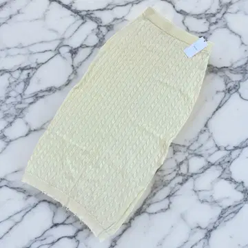 크림색 니트 롱 스커트(moussy)