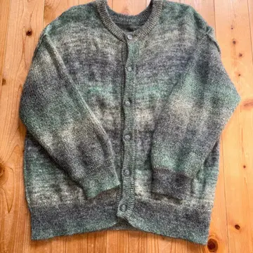 그레이와 그린 니트 가디건