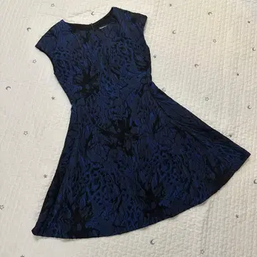 EMPORIO ARMANI 네이비/블랙 원피스 40