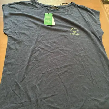 엠포리오 아르마니 네이비 T셔츠