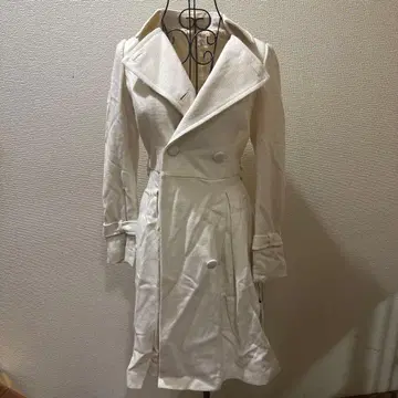 C.C.TCROSS 화이트 더블 브레스트 롱 코트