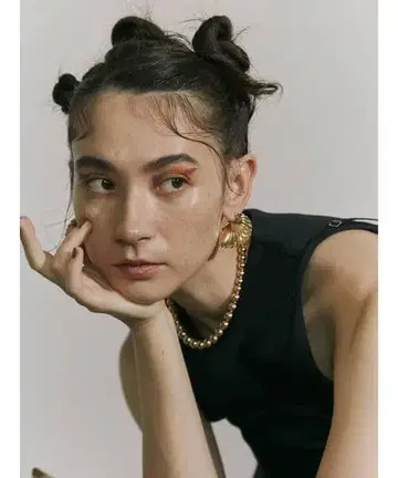 UN3D. 윙 플리츠 귀걸이 골드