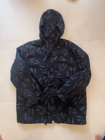 기하학 패턴의 방수 마운틴 파카