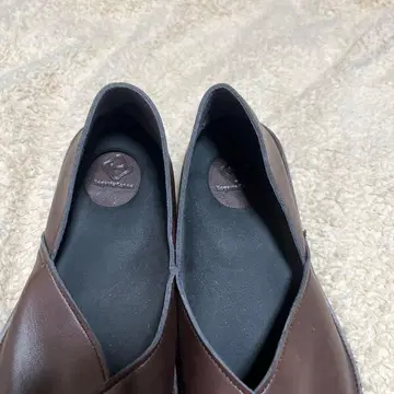 브라운 가죽 슬립온 슈즈