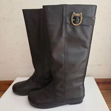 블랙 가죽 롱 부츠 고양이형 버클 포함