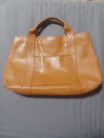 천연 가죽 카멜 토트백