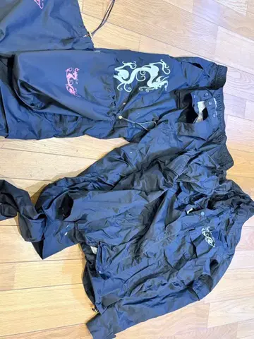 드래곤 자수 우비 블랙