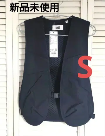 [ 미사용 새상품 ] 유니클로 유 유틸리티 베스트 블랙 S [ 완판템 ]