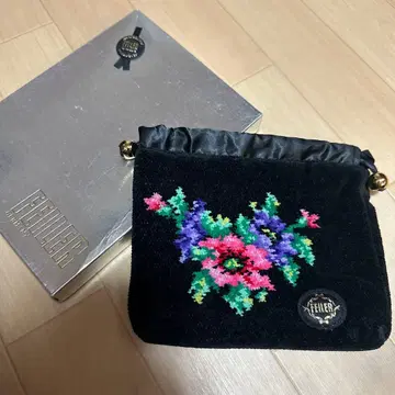 FEILER 플라워 자수 벨벳 파우치