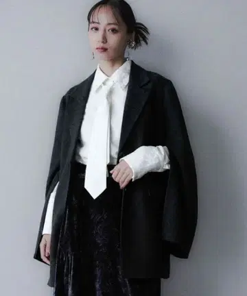 레이스 무늬 블랙 테일러드 자켓 VINTAGE 자카드 2WAY 자켓