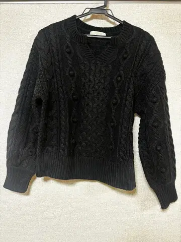 Discoat 블랙 케이블 니트 긴팔