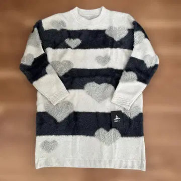 [ 새상품 ] 하트 무늬 퍼 니트 스웨터