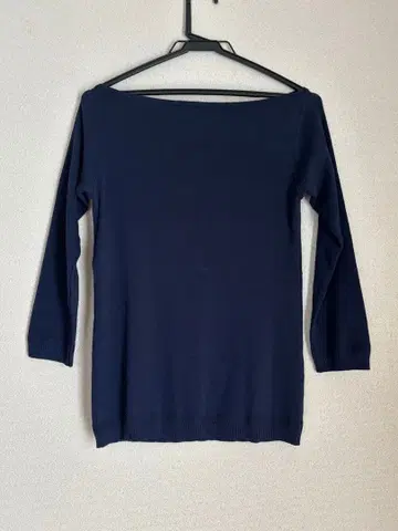 베네통 네이비 보트넥 7부 소매 상의 미사용 새상품