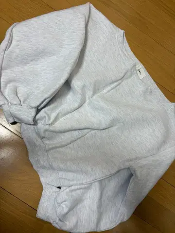 cheme 그레이 맨투맨 트레이닝복 오프숄더