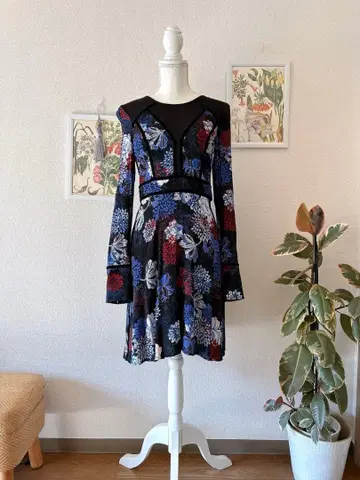 Guess 가을 롱 슬리브 원피스